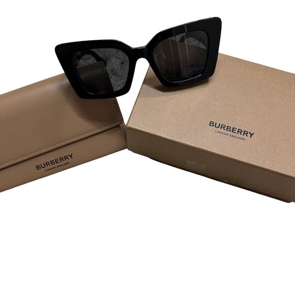NWT BURBERRY TB SUGLASSES - Picture 1 of 9